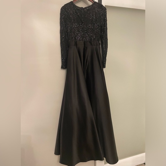 Betsy & Adam formal dress - Picture 4 of 6